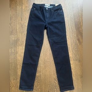 ROOTS Stretch Slim dark Wash Women’s Jeans size 27 Brand New